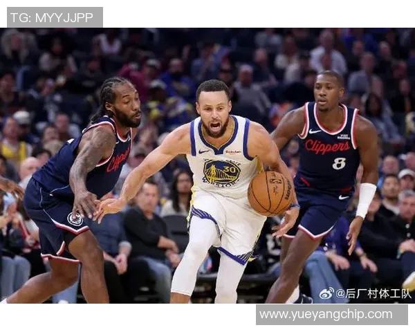 勇士与快船激战27日赛场比分揭晓精彩瞬间回顾